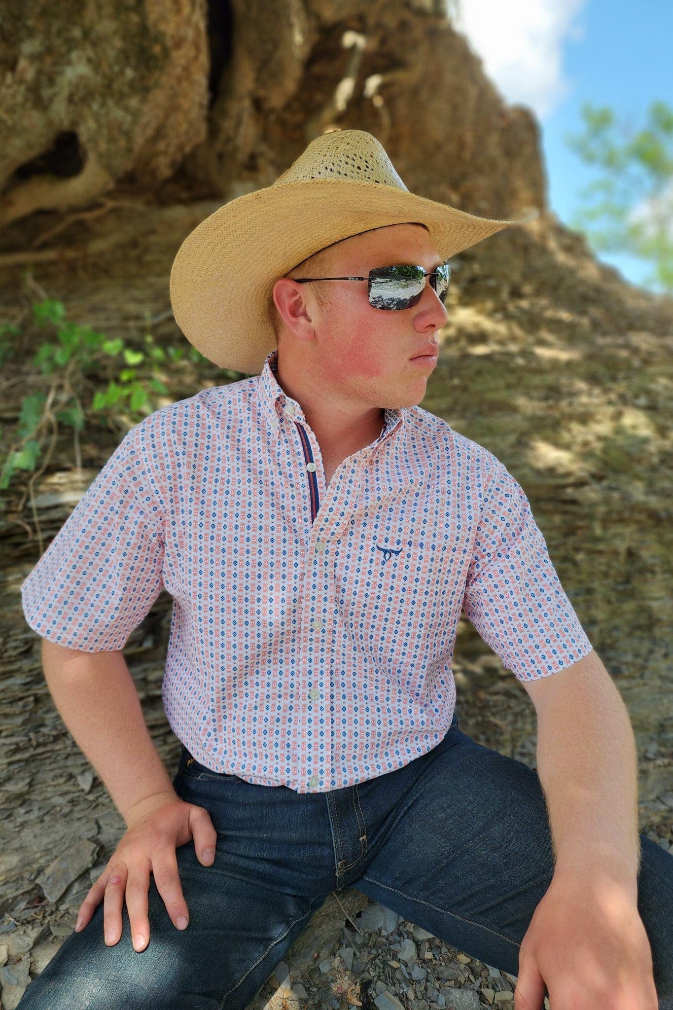 Signature Series - Vaquero White and Blue Aztec Print, Classic Fit Short Sleeve Shirt in Red | Size 2Xl/long Tall | Cotton Signature Series - Vaquero White and Blue Aztec Print, Classic Fit Short Sleeve Shirt in Red | Size 2Xl/long Tall | Cotton