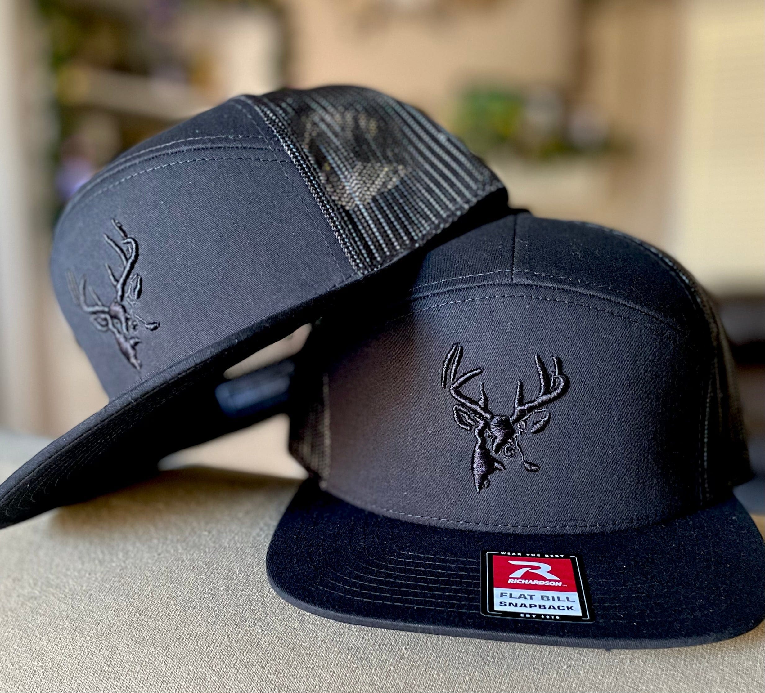 American Flyway Waterfowl 7 Panel Deer Ghost Black on Black 7 Panels