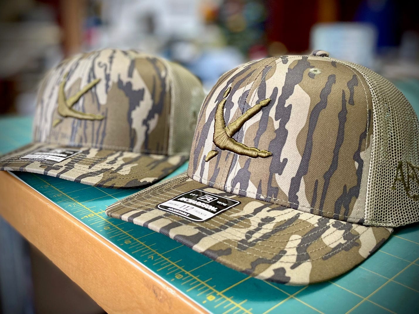 American Flyway Waterfowl Hats Turkey Tracks Mossy Oak Bottomland - Loden Mesh Back- 112P