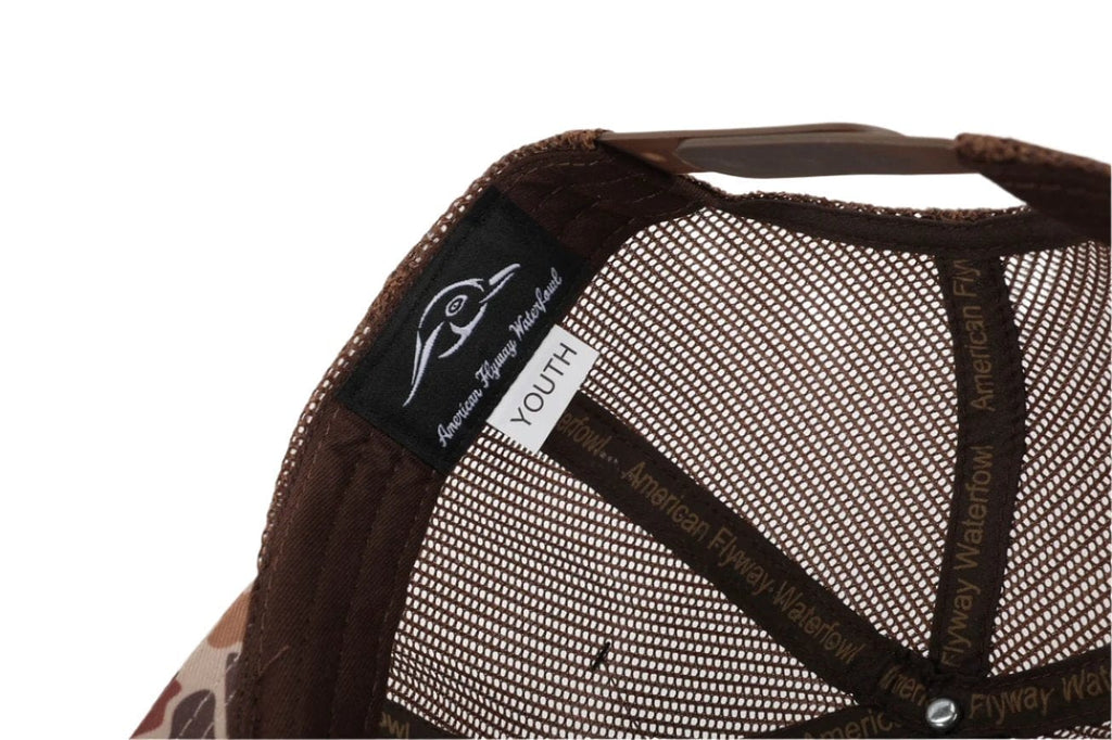 American Flyway Waterfowl Youth 7 Panel Youth 7 Panel Brown Old School 3 D Puff Deer Head w/ Brown Mesh