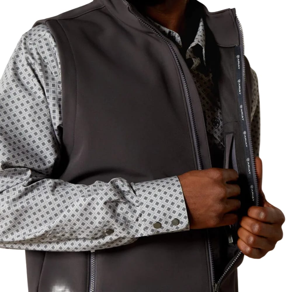 ARIAT Outerwear Ariat Men's Phantom Logo Softshell Vest 10062589
