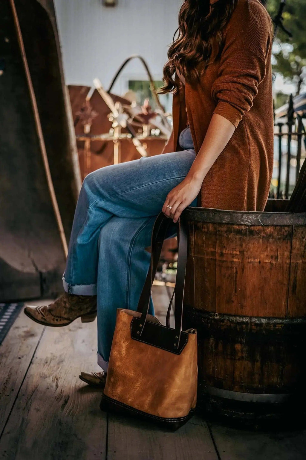 Bull Sheath Leather The Naomi Leather Tote Bag - Saddle Tan