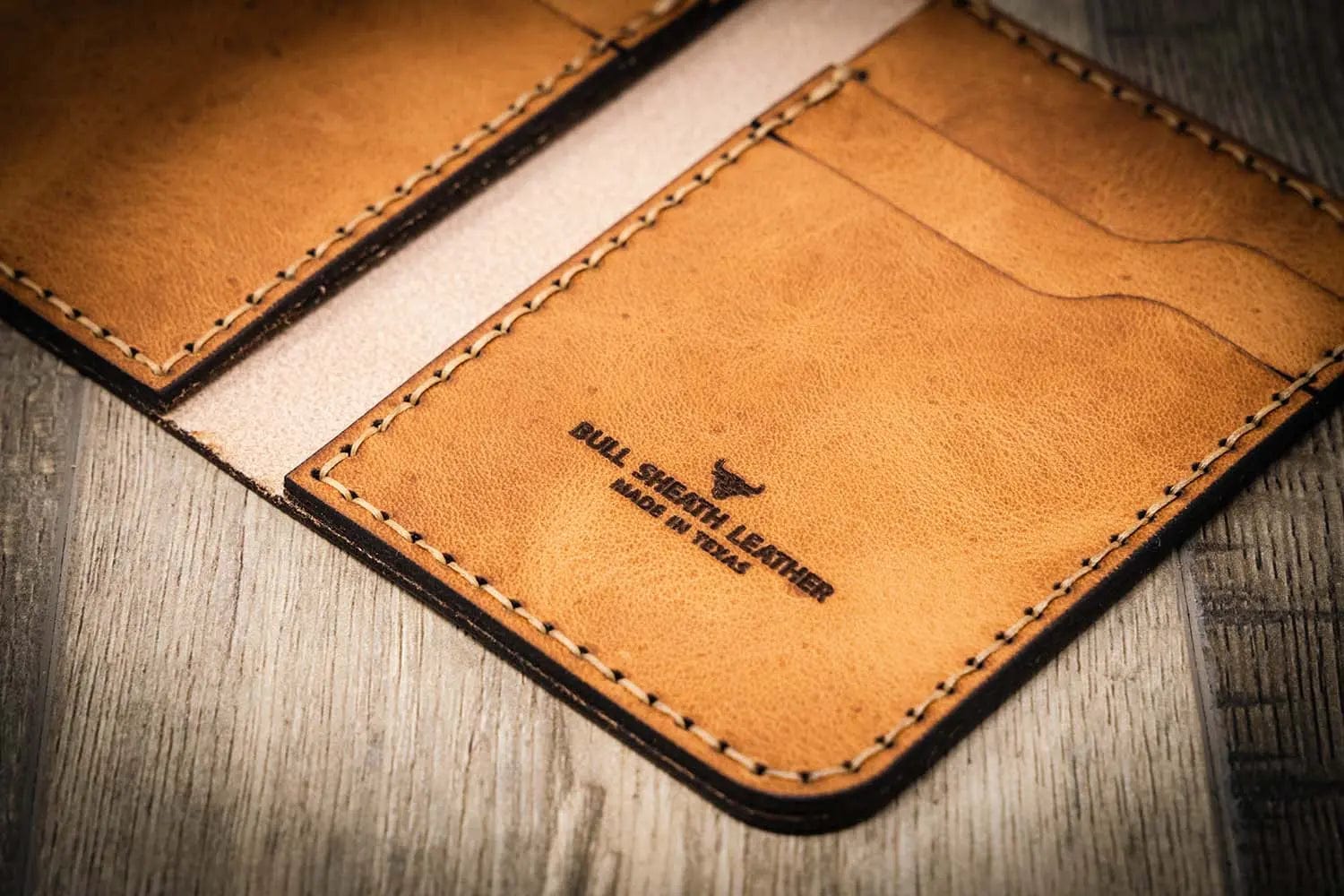 Bull Sheath Leather Western Vertical Wallet - Saddle Tan
