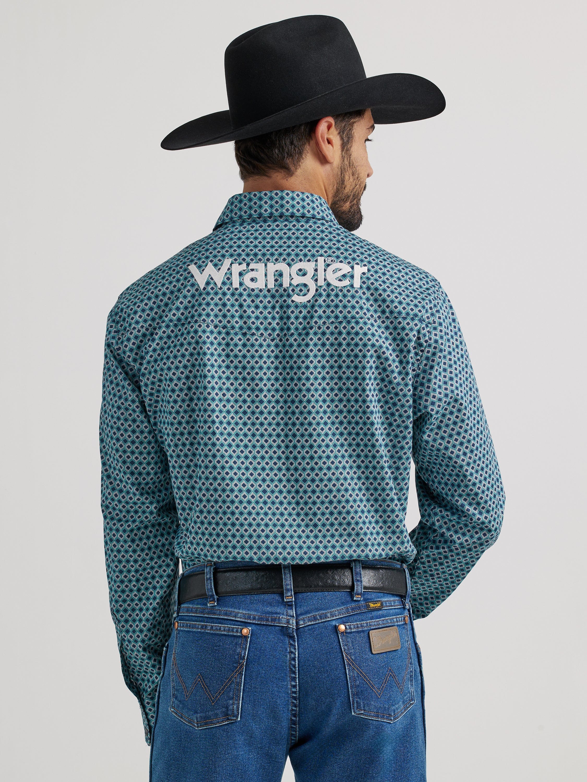 Wrangler Men's Logo Blue Diamonds Long Sleeve Western Snap Shirt