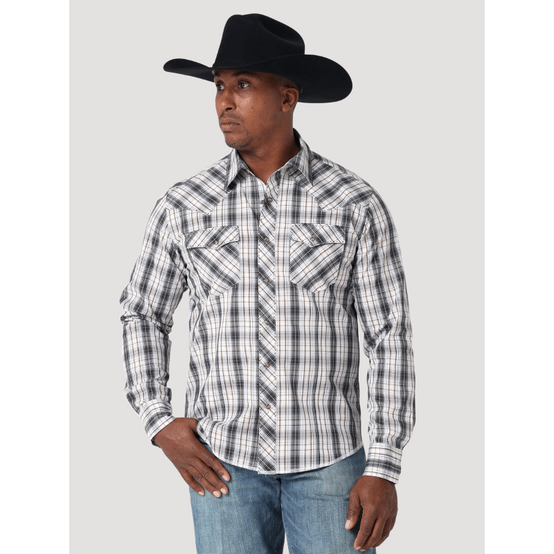 WRANGLER JEANS Shirts Wrangler Men's Plaid Long Sleeve Western Snap Shirt 112317072