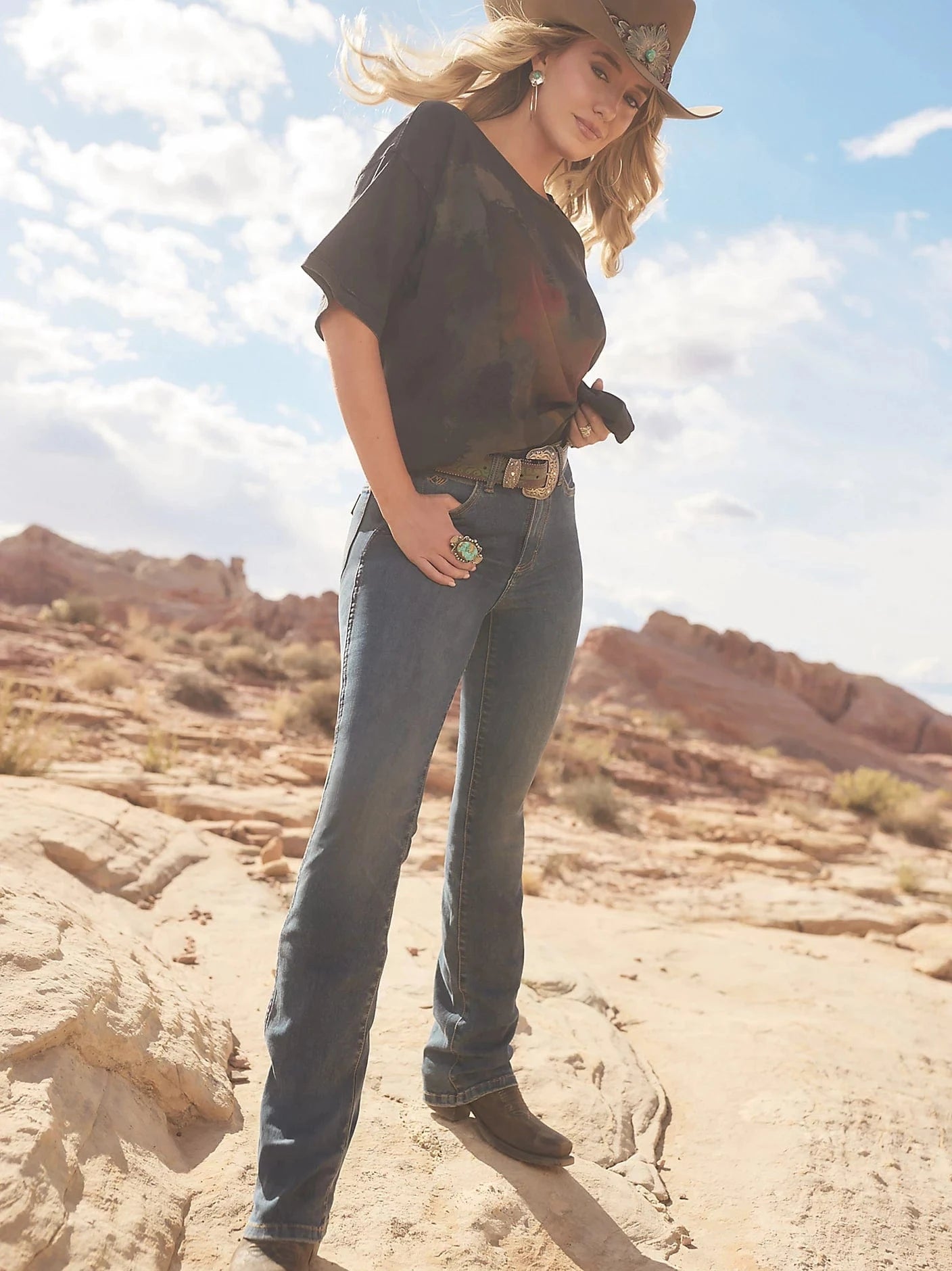 Wrangler WRANGLER x LAINEY WILSON BOOT HUGGER - Jeans bootcut - baskin Wrangler WRANGLER x LAINEY WILSON BOOT HUGGER - Jeans bootcut - baskin