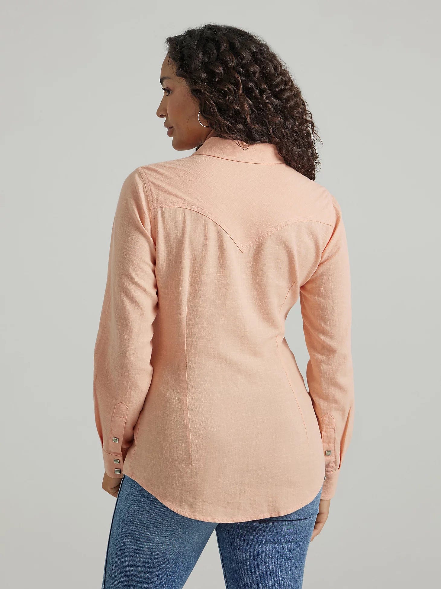 Wrangler Women's Peach Retro Long Sleeve Western Snap Shirt