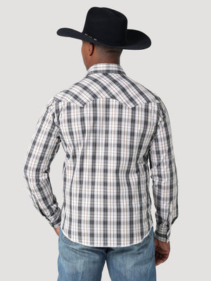 WRANGLER JEANS Shirts Wrangler Men's Plaid Long Sleeve Western Snap Shirt 112317072